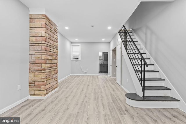 2105 S WOODSTOCK ST, Philadelphia, PA 19145