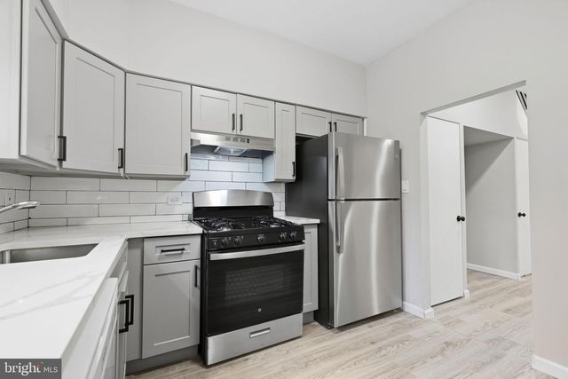 2105 S WOODSTOCK ST, Philadelphia, PA 19145