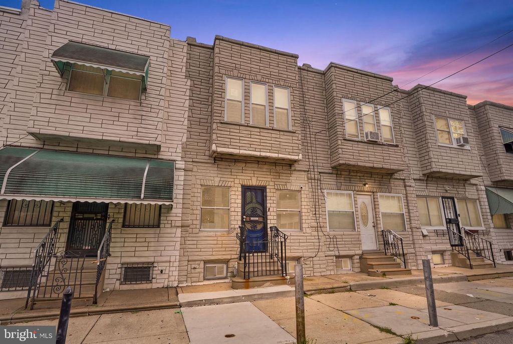 2105 S WOODSTOCK ST, Philadelphia, PA 19145