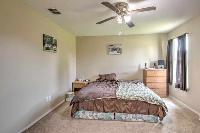 302 Quail Crossing Drive, Sanger, TX 76266