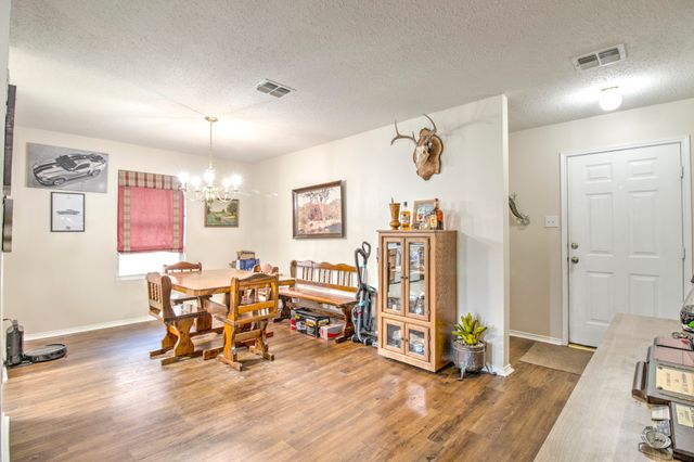 302 Quail Crossing Drive, Sanger, TX 76266