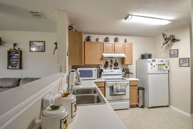 302 Quail Crossing Drive, Sanger, TX 76266