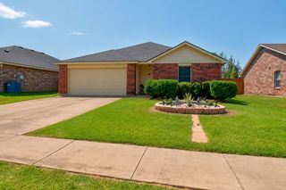 302 Quail Crossing Drive, Sanger, TX 76266