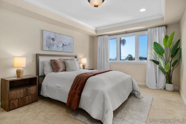 7411 Herschel 3F, La Jolla, CA 92037