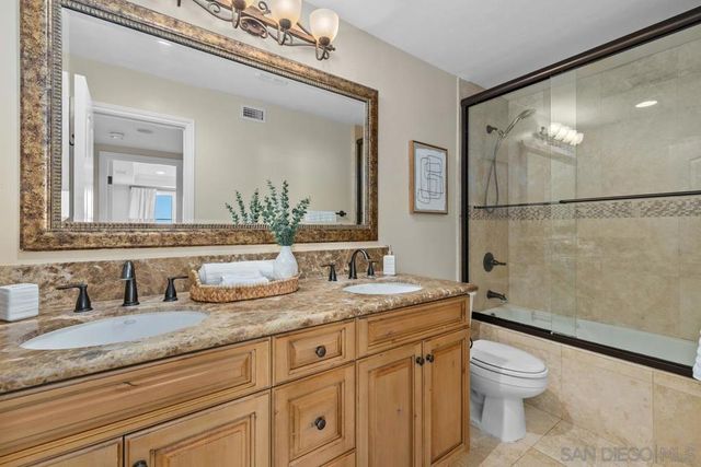 7411 Herschel 3F, La Jolla, CA 92037