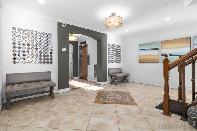 7411 Herschel 3F, La Jolla, CA 92037