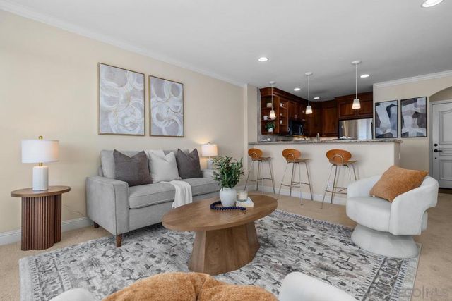 7411 Herschel 3F, La Jolla, CA 92037