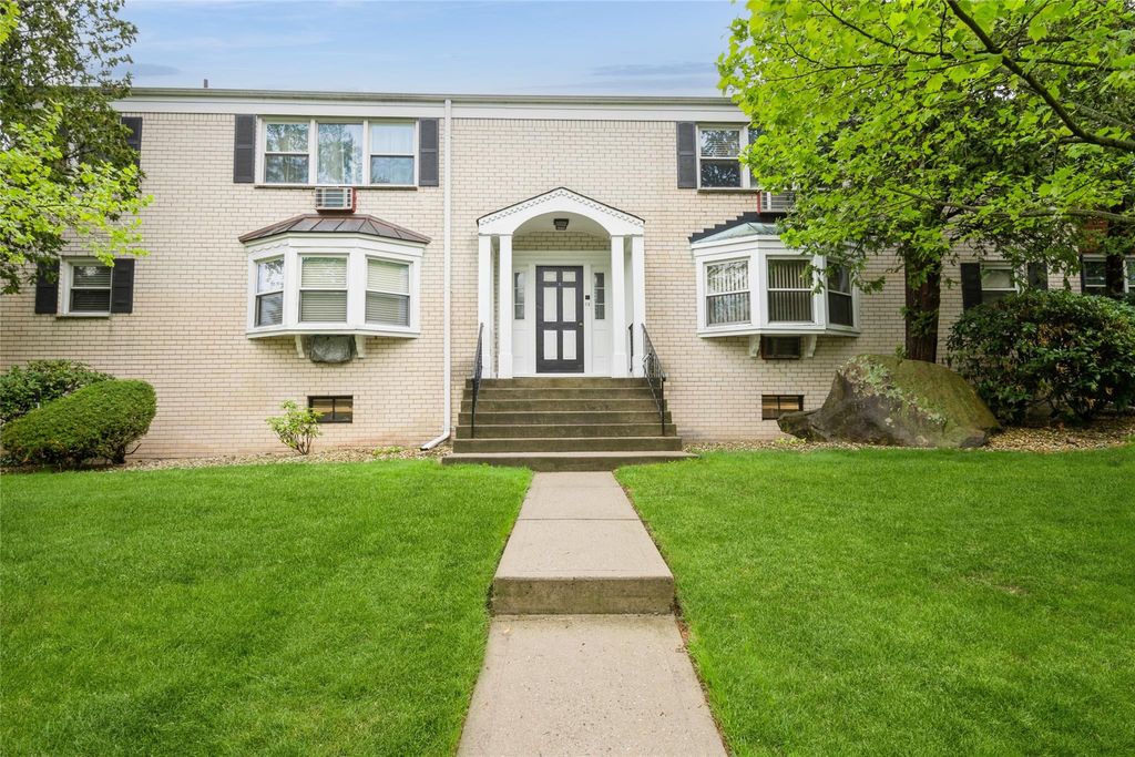 8 Essex Lane 2710, Suffern, NY 10901