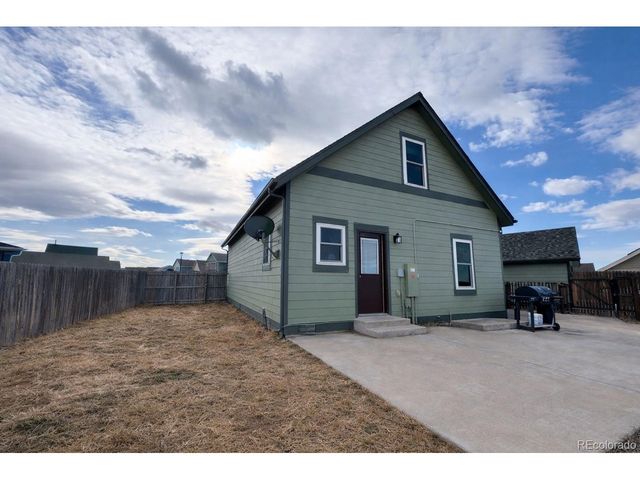 55699 E 31st Ave, Strasburg, CO 80136