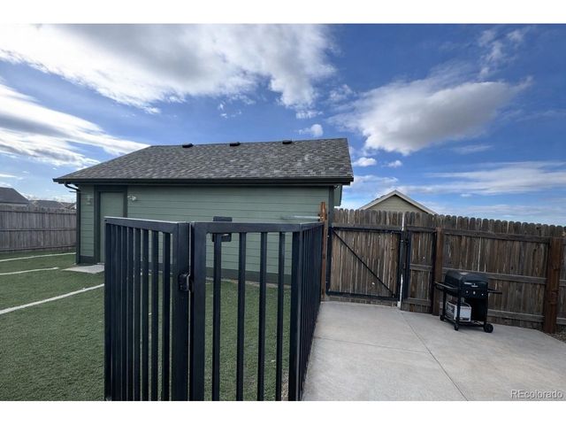 55699 E 31st Ave, Strasburg, CO 80136
