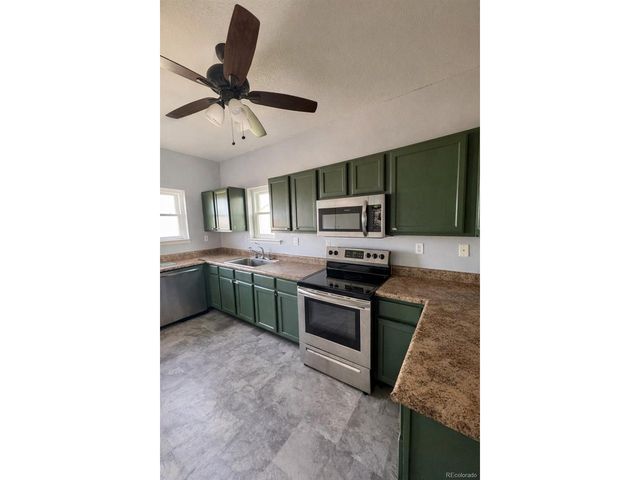 55699 E 31st Ave, Strasburg, CO 80136