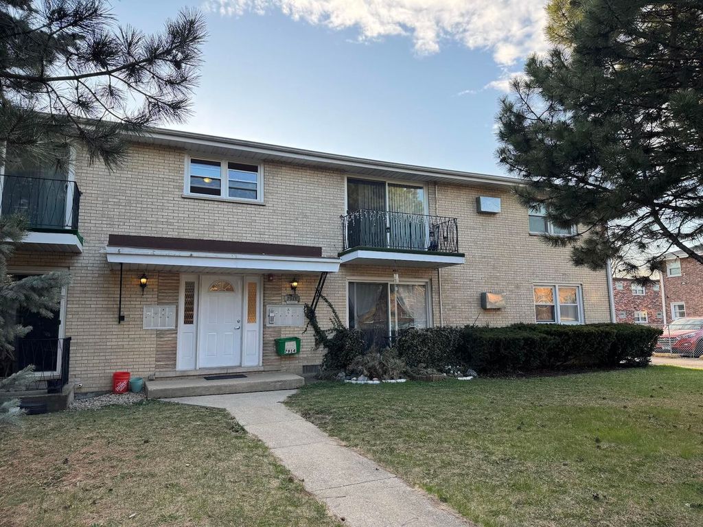 7914 S 83rd Court 1S, Justice, IL 60458