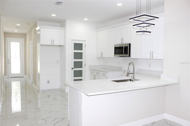 9304 N 18TH STREET, Tampa, FL 33612