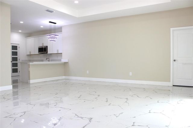 9304 N 18TH STREET, Tampa, FL 33612