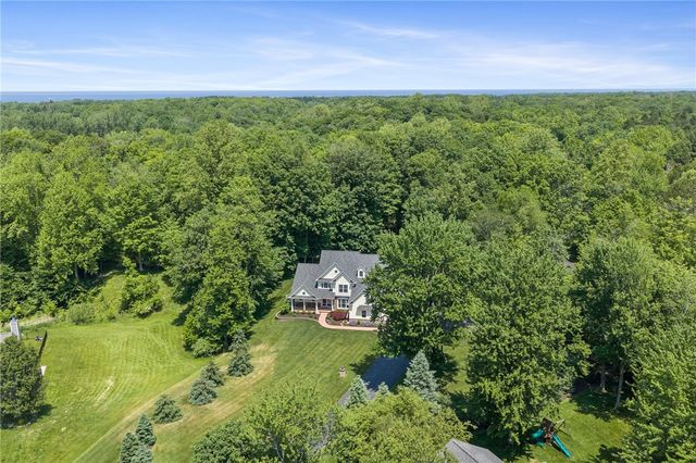 550 West Creek Drive, Webster, NY 14580
