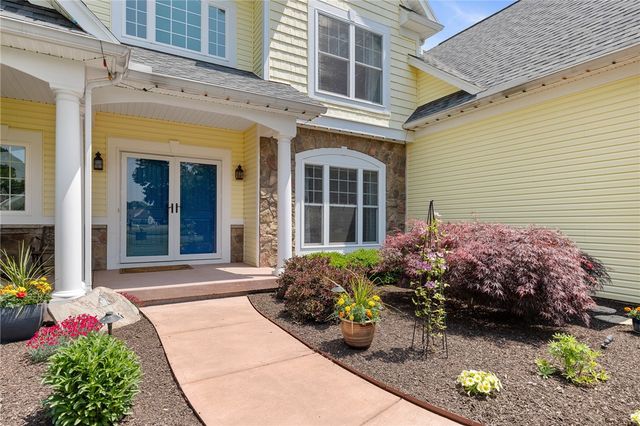 550 West Creek Drive, Webster, NY 14580