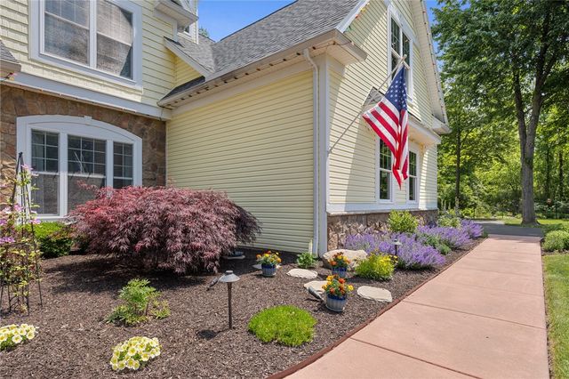 550 West Creek Drive, Webster, NY 14580