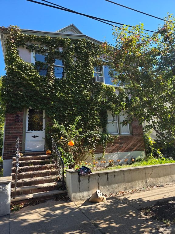 93 Bailey Rd 2, Somerville, MA 02143