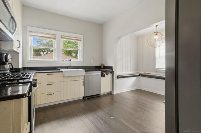 23451 E Scott Boulevard, Clinton Twp, MI 48036