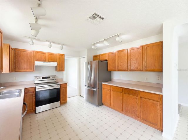 1021 DEKLEVA DRIVE, Apopka, FL 32712