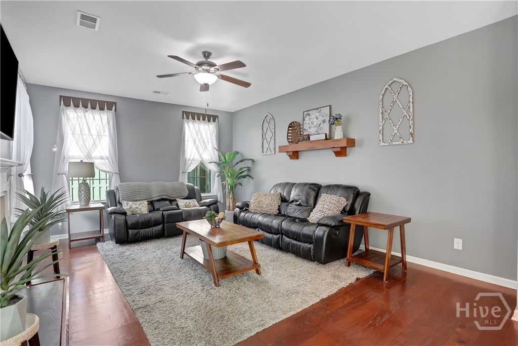 Image 17 of property listing at 821 Garden Hills Loop, Richmond Hill, GA 31324