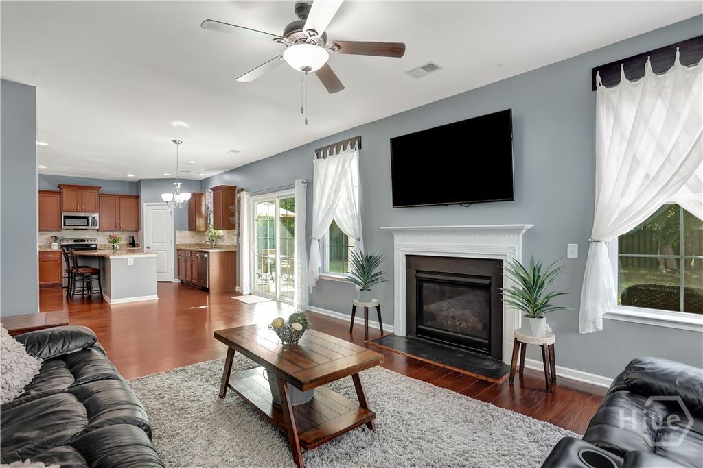 Image 18 of property listing at 821 Garden Hills Loop, Richmond Hill, GA 31324