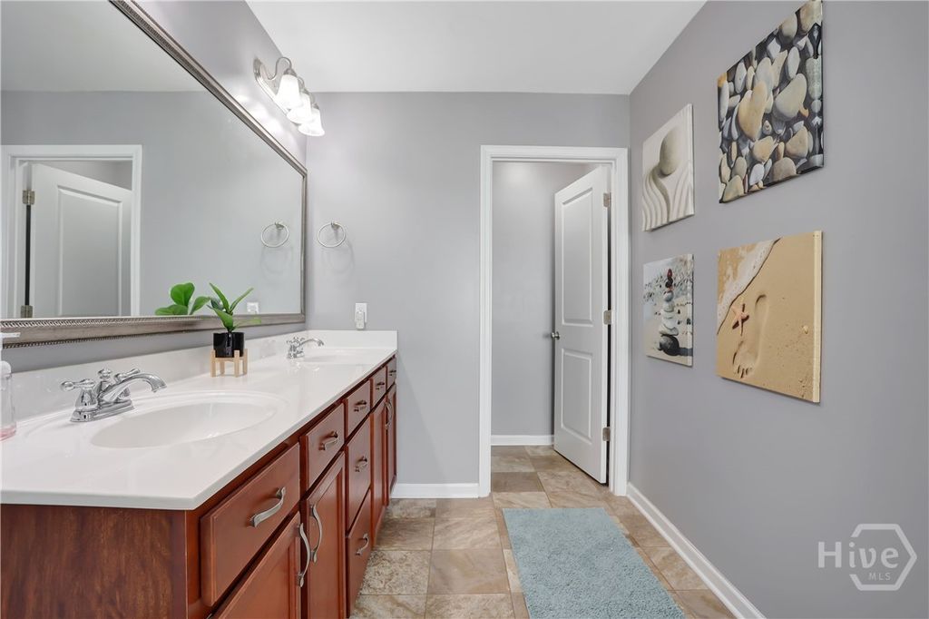 Image 29 of property listing at 821 Garden Hills Loop, Richmond Hill, GA 31324