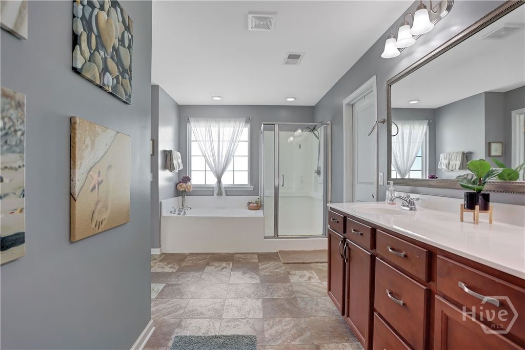 Image 30 of property listing at 821 Garden Hills Loop, Richmond Hill, GA 31324