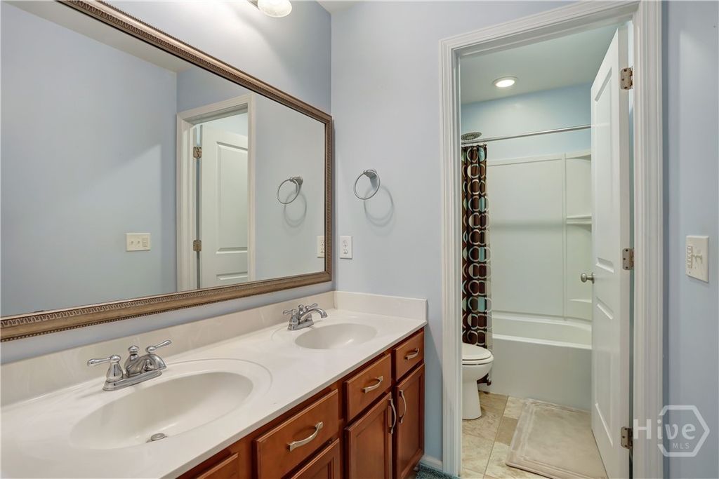 Image 40 of property listing at 821 Garden Hills Loop, Richmond Hill, GA 31324