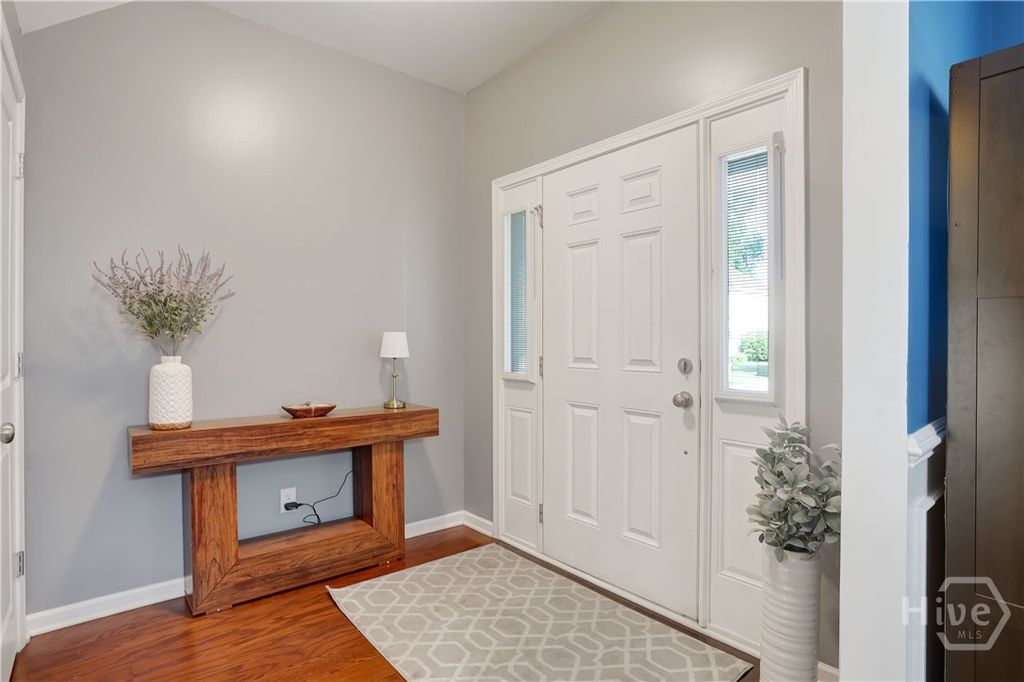 Image 5 of property listing at 821 Garden Hills Loop, Richmond Hill, GA 31324