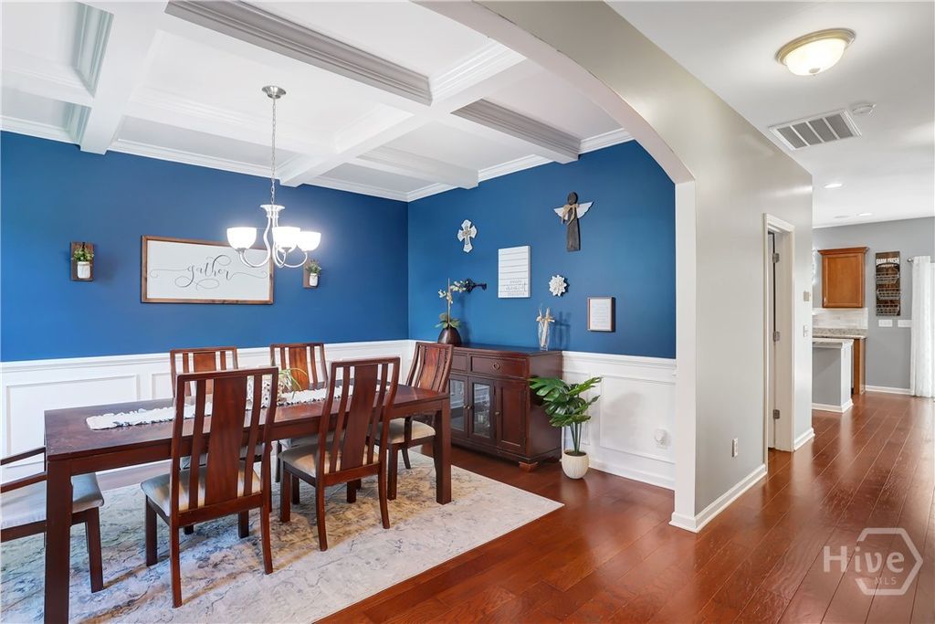 Image 6 of property listing at 821 Garden Hills Loop, Richmond Hill, GA 31324