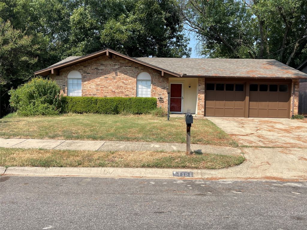 2302 Mercedes Road, Denton, TX 76205