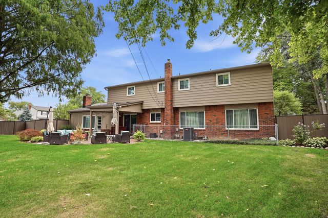 16759 Timberview Drive, Clinton Twp, MI 48036