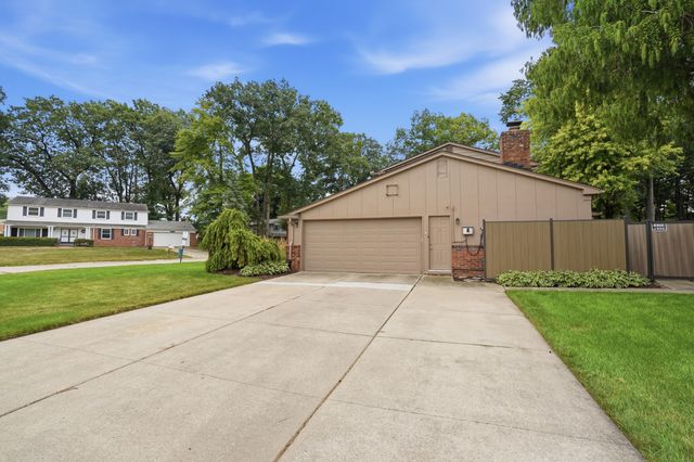 16759 Timberview Drive, Clinton Twp, MI 48036