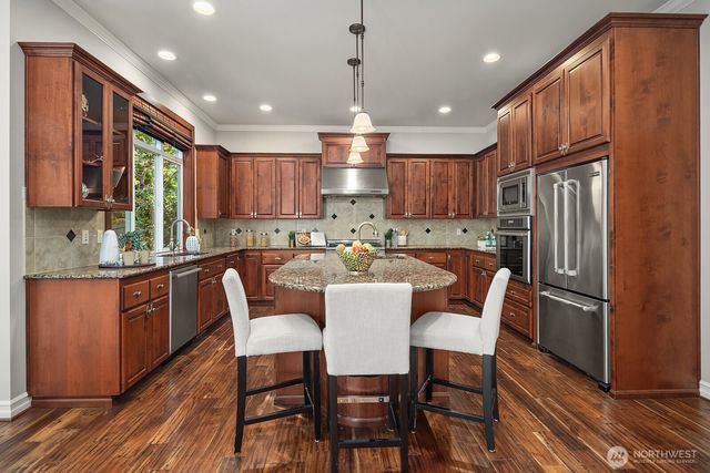 2098 211th Place SE, Sammamish, WA 98075