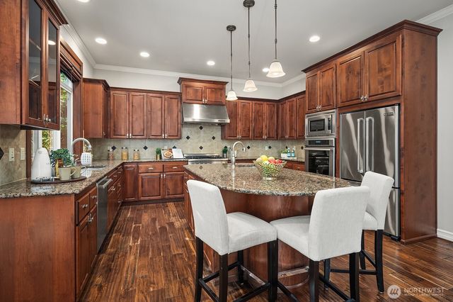 2098 211th Place SE, Sammamish, WA 98075
