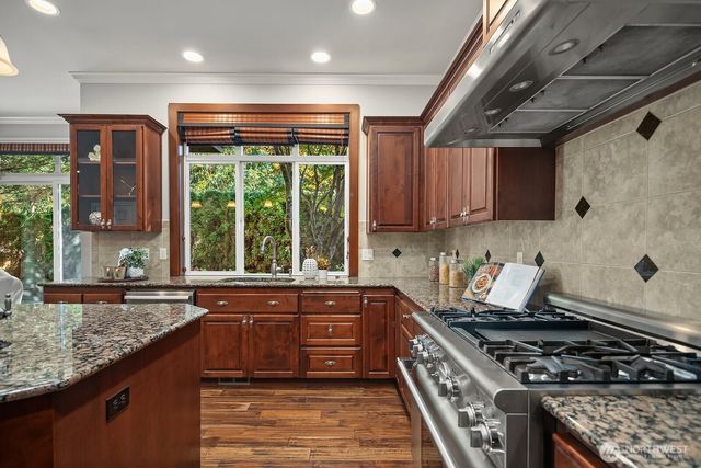 2098 211th Place SE, Sammamish, WA 98075