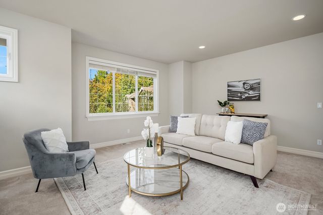 2098 211th Place SE, Sammamish, WA 98075