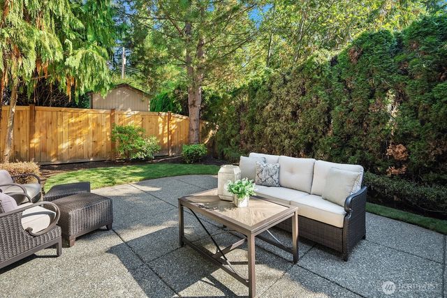 2098 211th Place SE, Sammamish, WA 98075