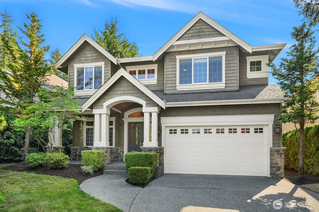 2098 211th Place SE, Sammamish, WA 98075