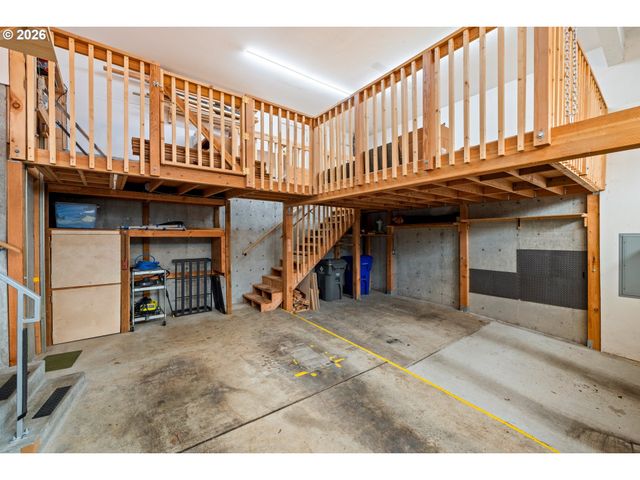 6515 S CORBETT Ave, Portland, OR 97239