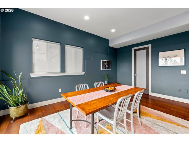 6515 S CORBETT Ave, Portland, OR 97239