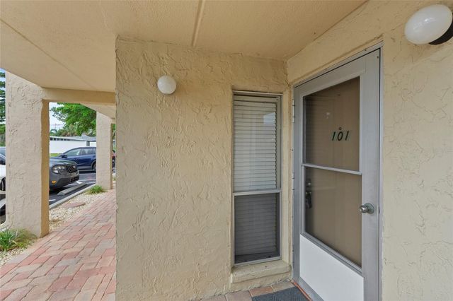 845 BENJAMIN FRANKLIN DRIVE 101, Sarasota, FL 34236