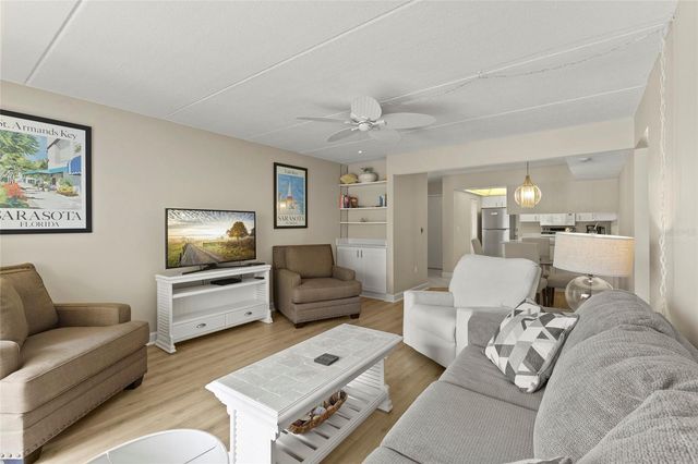 845 BENJAMIN FRANKLIN DRIVE 101, Sarasota, FL 34236