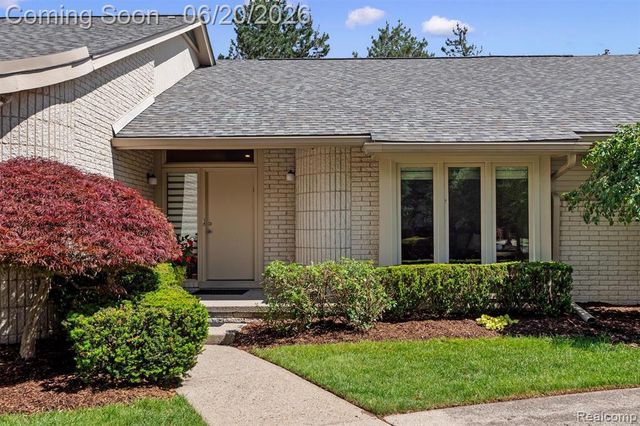 4771 Mada Court, West Bloomfield, MI 48322