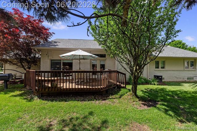 4771 Mada Court, West Bloomfield, MI 48322