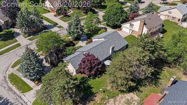 4771 Mada Court, West Bloomfield, MI 48322