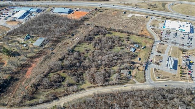3744 S 48th Street, Springdale, AR 72762
