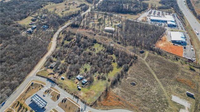 3744 S 48th Street, Springdale, AR 72762