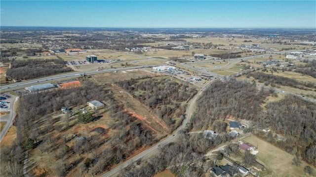 3744 S 48th Street, Springdale, AR 72762